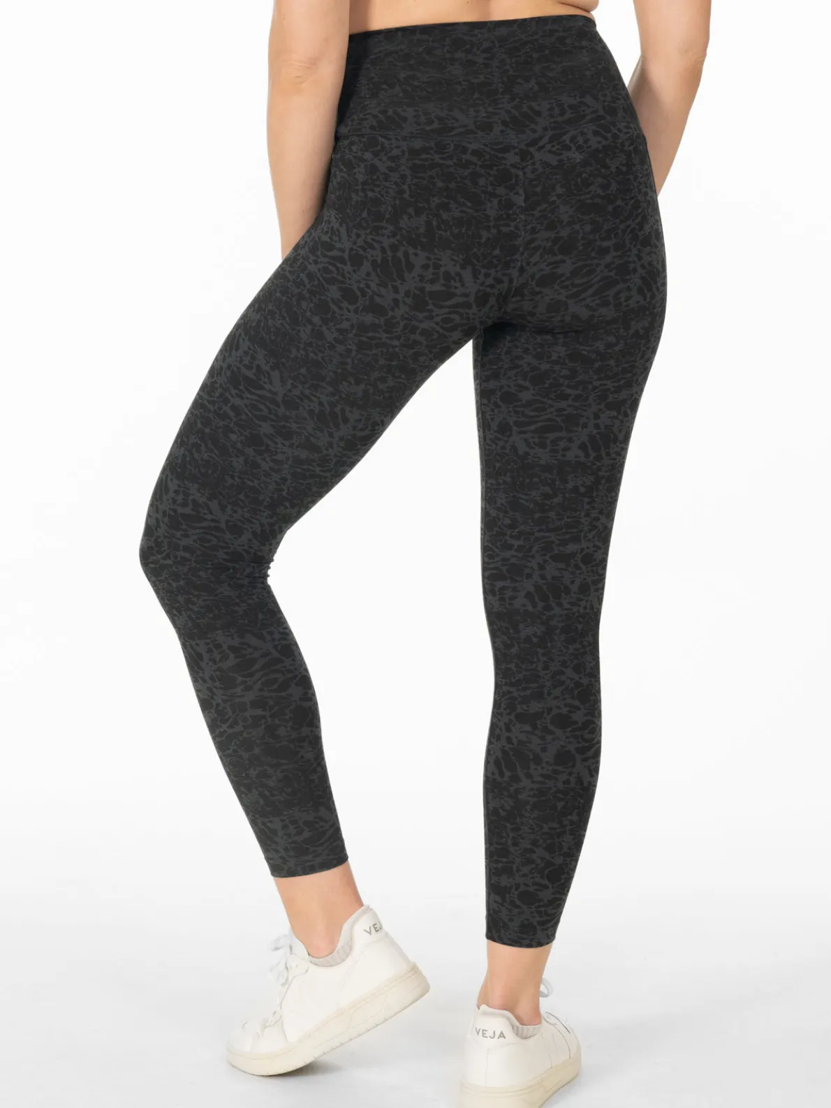 ALLways 7/8 Pocket Legging | Women's Activewear | tasc Performance