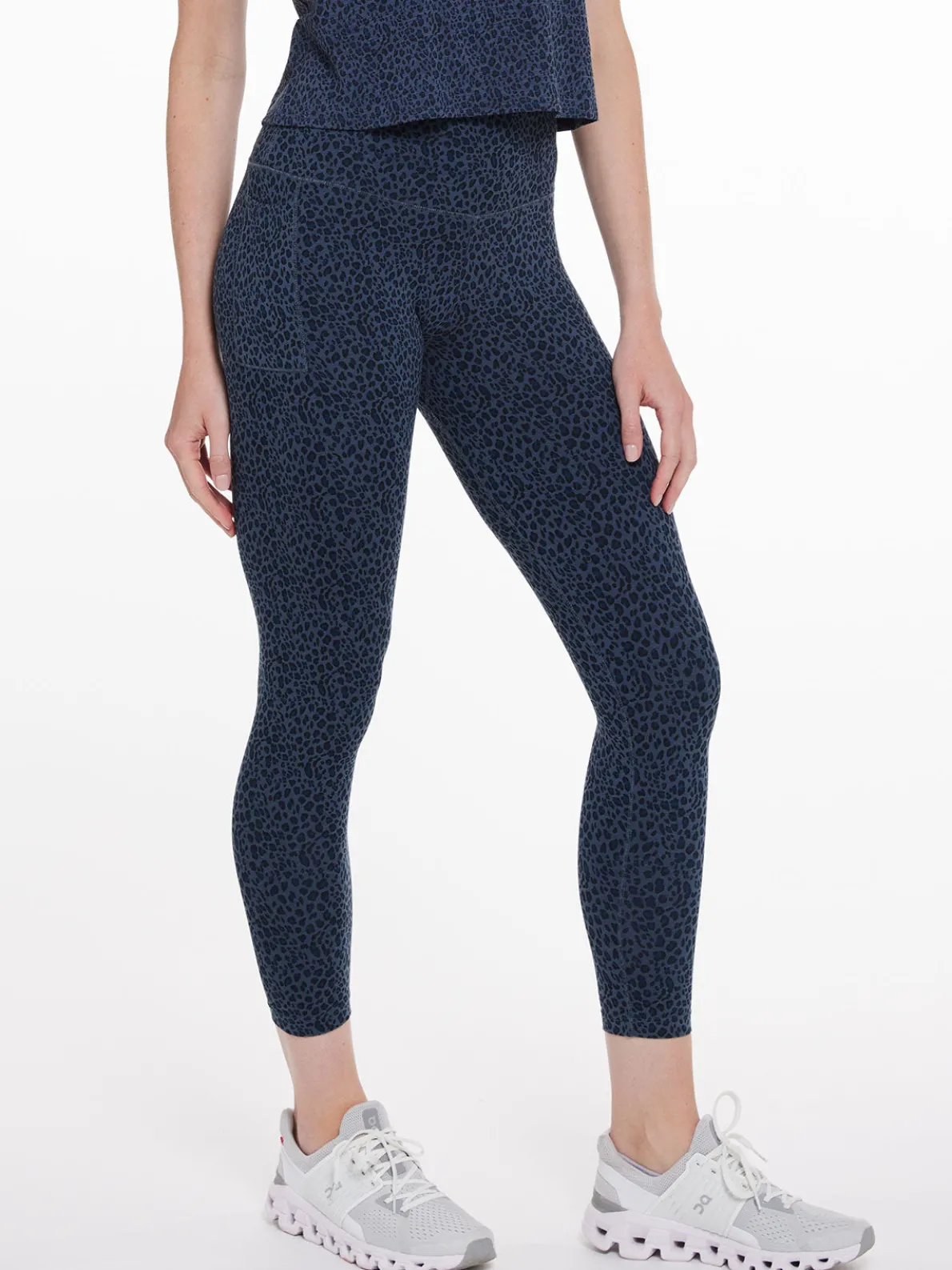 ALLways 7/8 Pocket Legging | Women's Activewear | tasc Performance