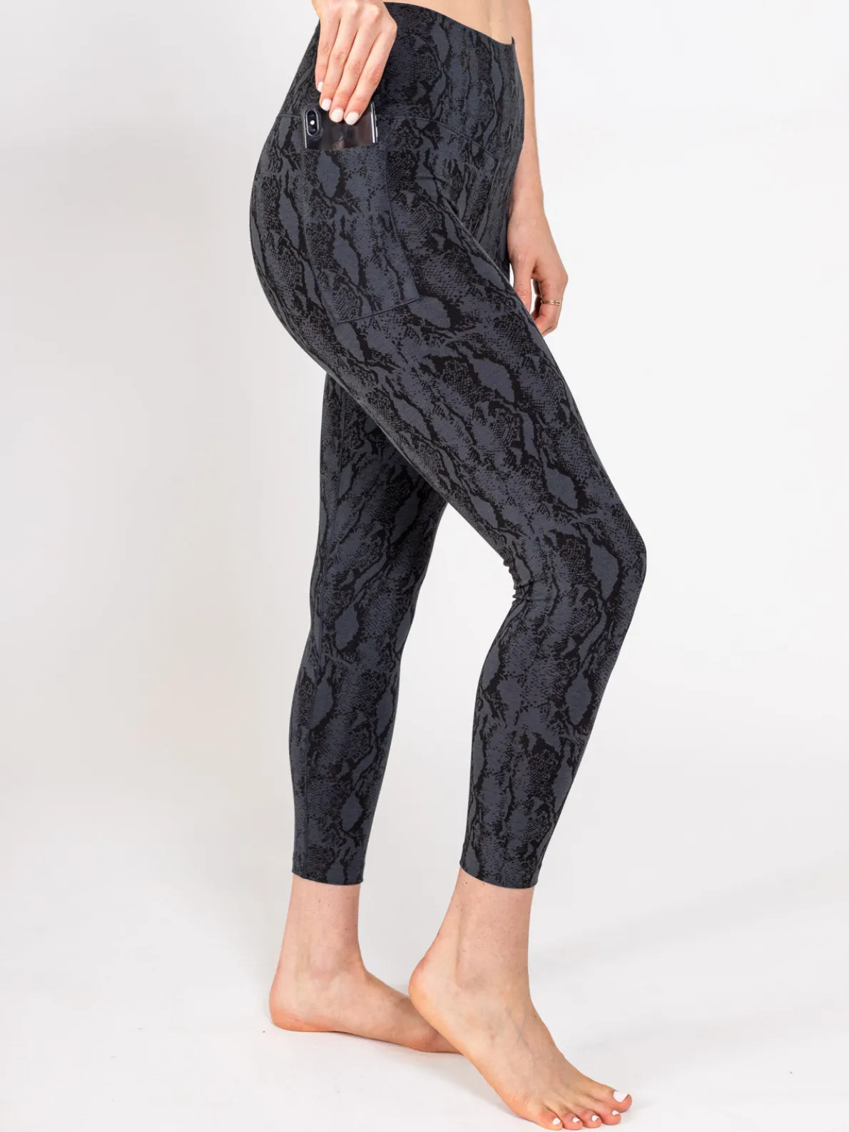 ALLways 7/8 Pocket Legging | Women's Activewear | tasc Performance