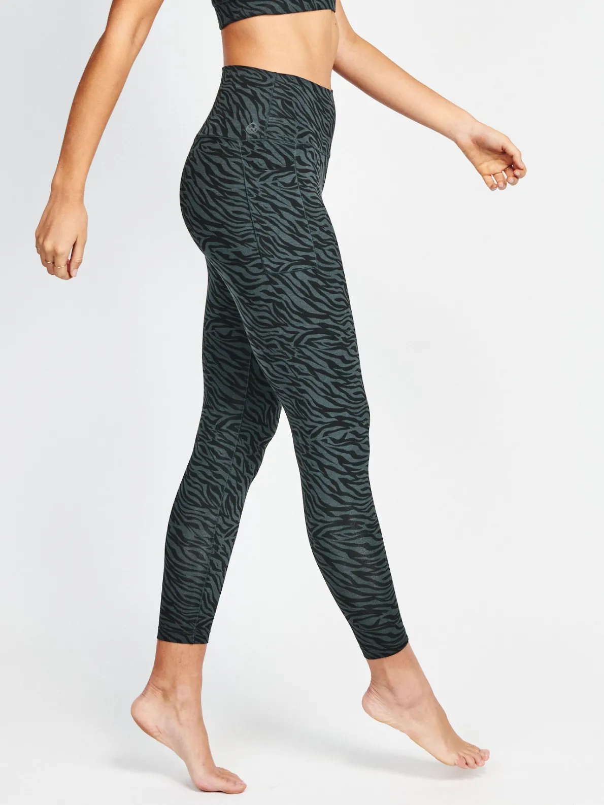 ALLways 7/8 Pocket Legging | Women's Activewear | tasc Performance