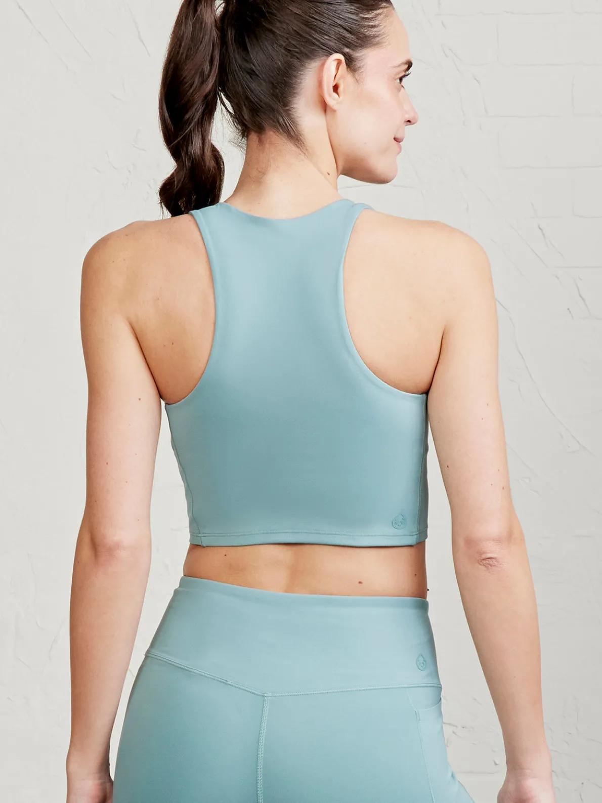 Sculptive Crop Tank with Built-in Bra